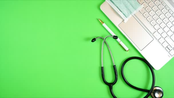 Prescription pour une bonne santé stop motion, avec bureau de médecins vert symbolique . — Video