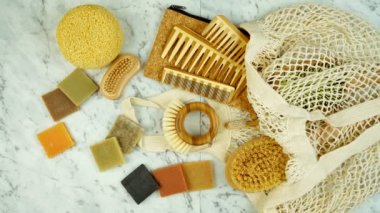 Sıfır atık, plastiksiz ev tipi düz konum duruşu hareketi animasyon metni ile.