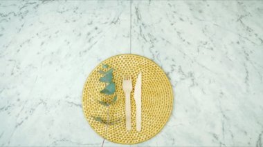 Sıfır atık, plastiksiz, çevre dostu masa donanımı stop hareketi.