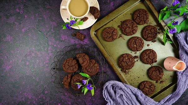 Baking double chocolate chip homemade cookies creative concept flat lay. — Stock Photo, Image