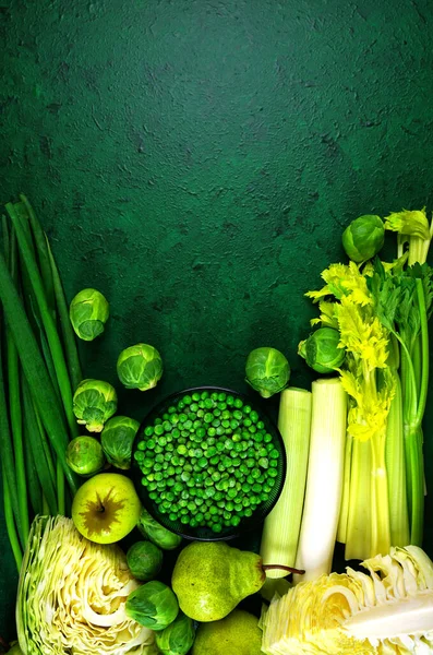 Frutas y verduras verdes para dietas de eliminación a prueba de fallos y alimentación saludable . — Foto de Stock