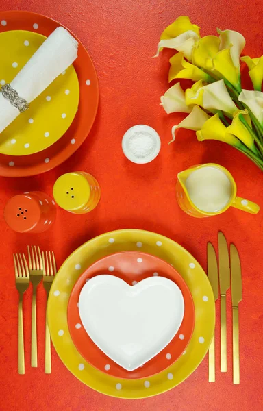 Orange and yellow aesthetic modern events table place setting top view flat lay. — Stock Photo, Image