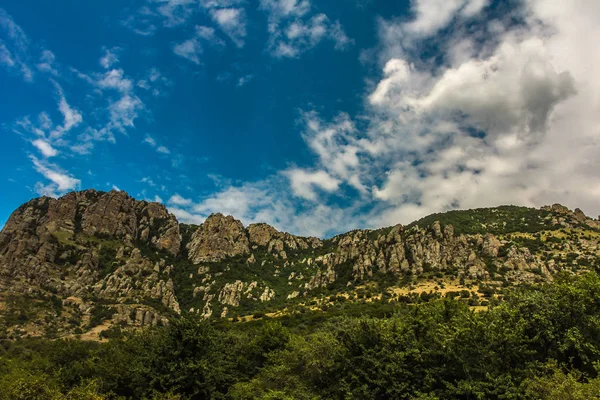 Demerdzhi Dağı, Kırım Cumhuriyeti, Alushta