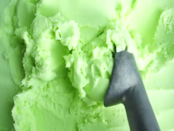 Мороженое Контейнера Ложкой Концепция Питания Full — стоковое видео