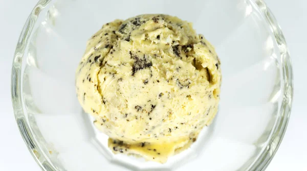 クローズ アップすくいアイス クリーム クッキー クリーム 食品のコンセプト デザイン用ブランクします — ストック写真