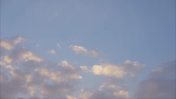 Nuvens Brancas Bonitas Céu Azul Vídeo Lapso Tempo — Vídeo de Stock