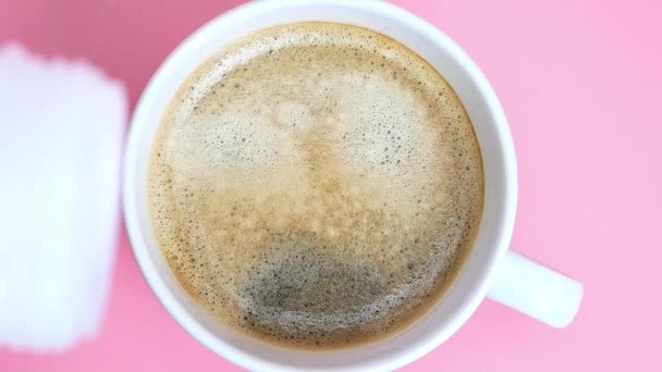 Espresso Varmt Kaffe Rosa Bakgrund Ovanifrån Mat Koncept — Stockvideo