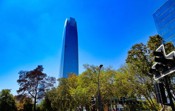 コスタネラモールセンター チリのラテンアメリカで最も高いタワー — ストック写真