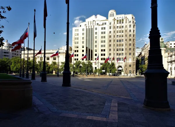 Şili Palacio Moneda Yakınlarındaki Constitucion Meydanı — Stok fotoğraf
