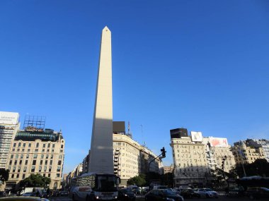 Buenos Aires Dikilitaş Pedro de Mendoza tarafından şehrin sözde ilk temelindördüncü yüzüncü vesilesiyle 1936 yılında inşa Buenos Aires şehrinin bir simgesi olarak kabul tarihi bir anıttır.