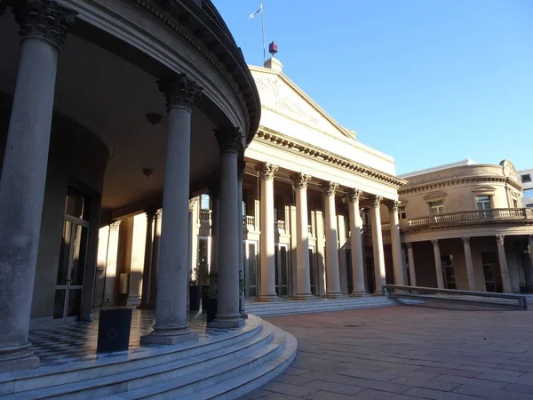 Sols Tiyatrosu, Montevideo şehrinde yer alan Uruguay'ın ana tiyatrosudur. 1856 yılında açılan bu 1.500 seyirci kapasitesi ile ülkenin en önemli aşamalarından biridir.