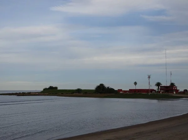 몬테비데오의 해변인 포시토스 비치는 전적으로 포시토스 인근에 있습니다 그것은 플라타 — 스톡 사진
