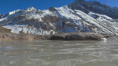 Valle de Colina kaplıcaları, Cajon del Maipo, Cordillera de los Andes, Santiago, Şili, Şili