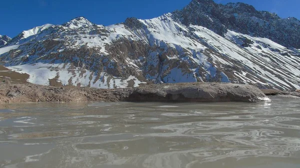 Valle de Colina kaplıcaları, Cajon del Maipo, Cordillera de los Andes, Santiago, Şili, Şili