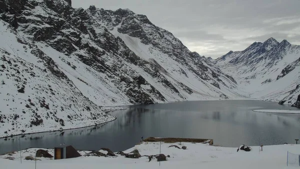 Laguna del Inca, Şili'nin Valparaso Bölgesi'nin Los Andes eyaletinde yer alan Portillo bölgesindeki And dağlarının içinde yer alan bir lagüne verilen addır.