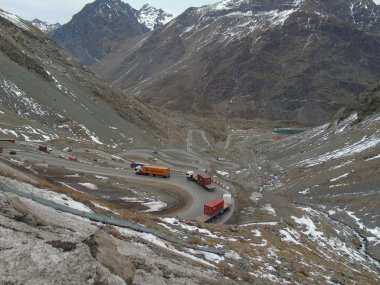 Şili Nevada el Juncal yol, tehlikeli eğrileri yol