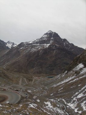 Şili Nevada el Juncal yol, tehlikeli eğrileri yol