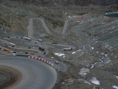 Şili Nevada el Juncal yol, tehlikeli eğrileri yol