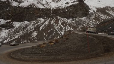 Şili Nevada el Juncal yol, tehlikeli eğrileri yol