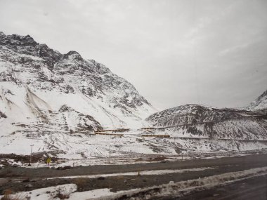 Şili Nevada el Juncal yol, tehlikeli eğrileri yol