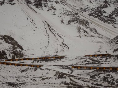 Şili Nevada el Juncal yol, tehlikeli eğrileri yol