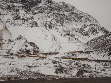 Şili Nevada el Juncal yol, tehlikeli eğrileri yol