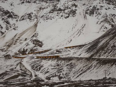 Şili Nevada el Juncal yol, tehlikeli eğrileri yol