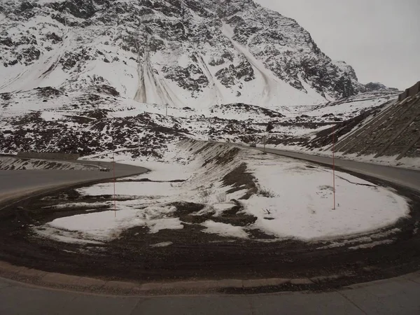 Şili Nevada el Juncal yol, tehlikeli eğrileri yol
