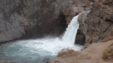 El Yeso şelalesi, Cajon del Maipo, Şili
