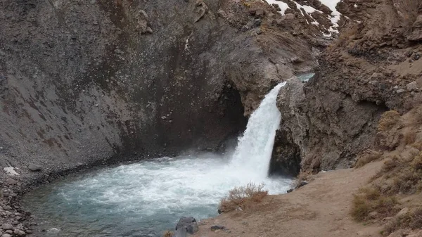 El Yeso şelalesi, Cajon del Maipo, Şili