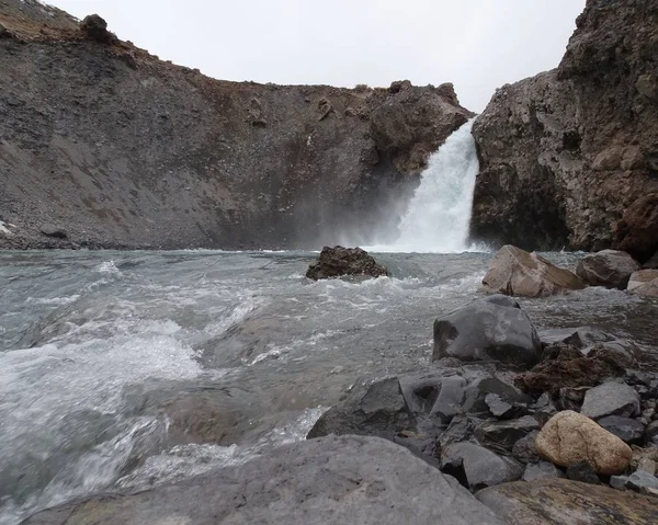 El Yeso şelalesi, Cajon del Maipo, Şili