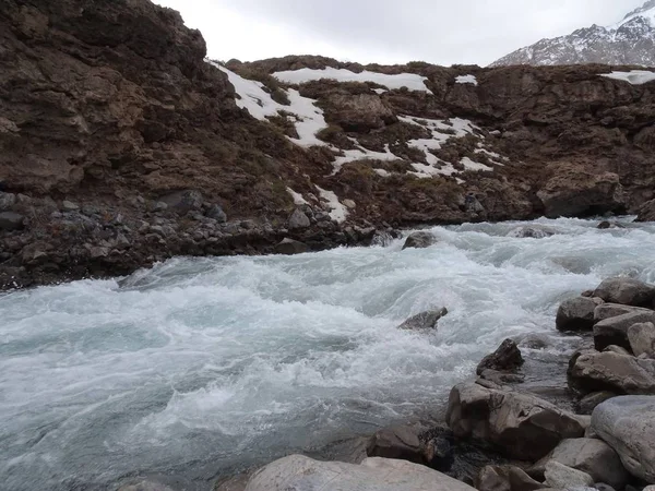 Fiume Yeso Corso Acqua Naturale Che Forma Disgeli Poi Sfocia — Foto Stock