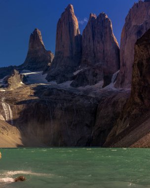 Torres del Paine Ulusal Parkı Şili Patagonya. Granit dağ, Güney Amerika 'nın en güzel yeri.