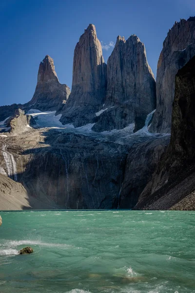 Torres del Paine Ulusal Parkı Şili Patagonya. Granit dağ, Güney Amerika 'nın en güzel yeri.