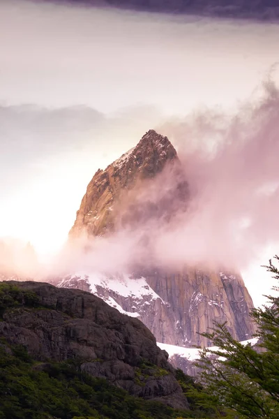 Vertical Rocheuses Sommets Enneigés Avec Vue Imprenable Fitz Roy Argentine — Photo