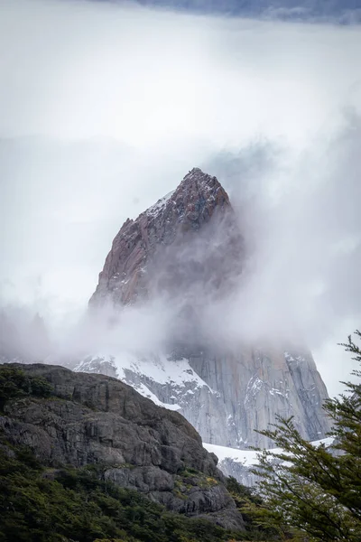Vertical Rocky Picos Montanha Nevada Com Vista Incrível Fitz Roy — Fotografia de Stock