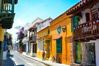 Hermosas Cartagena, Kolombiya 'da Coloridas' ı arıyor