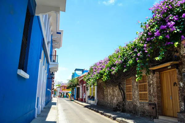 Cartagena Kolombiya renkli sokakları
