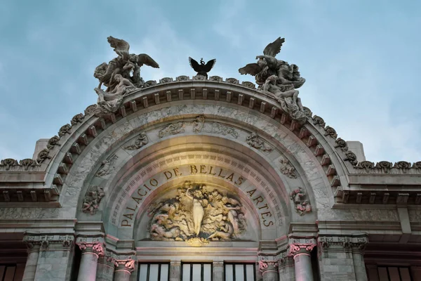 Cephe Mexico City, Güzel Sanatlar Sarayı