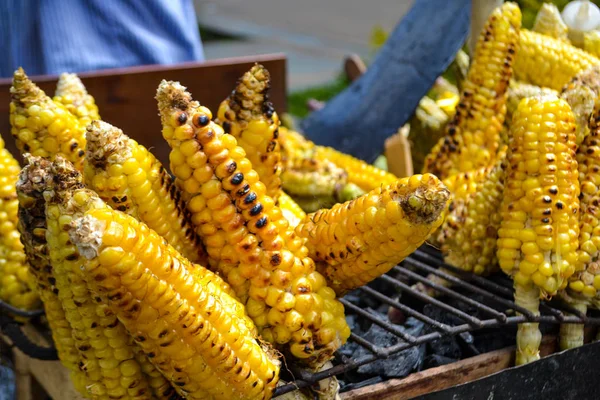 Mazorcas de maz a la parrilla