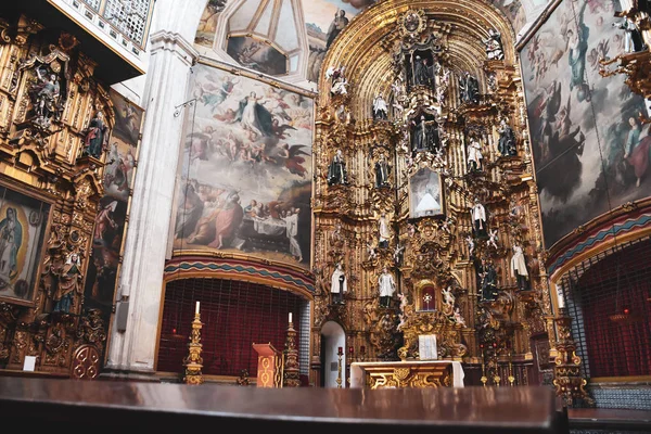 Ciudad de Mxico, Mxico; 24 de julio de 2019: interior de una iglesia en el centro de la ciudad de Mxico, parroquia de Nuestra Seora del Pilar
