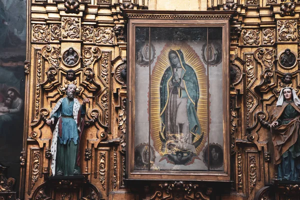 Ciudad de Mxico, Mxico; 24 de Julio de 2019: Altar a la Virgen de Guadalupe dentro de una iglesia en la Ciudad de Mxico