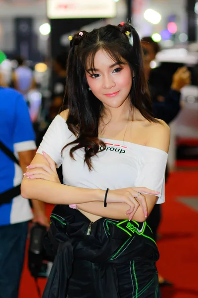 Bangkok Thailand Juli 2018 Oidentifierade Kvinnliga Programledare Pose Bangkok International — Stockfoto