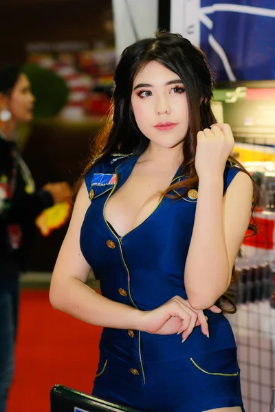 Bangkok Thailand Juli 2018 Oidentifierade Kvinnliga Programledare Pose Bangkok International — Stockfoto