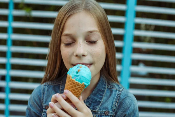 Beautiful Little Girl Licking Ice Cream — Stock Photo, Image