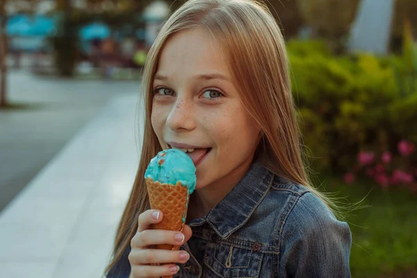 Beautiful Little Girl Licking Ice Cream — Stock Photo, Image