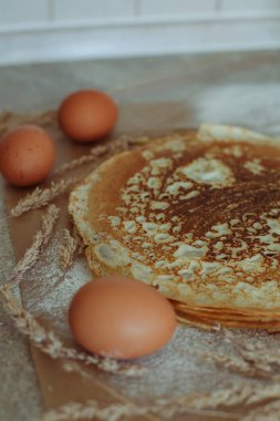 Krep Pişirme ürünleri ile masada