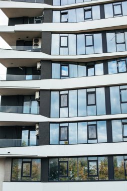 Modern bir bina stok fotoğrafları Cephe