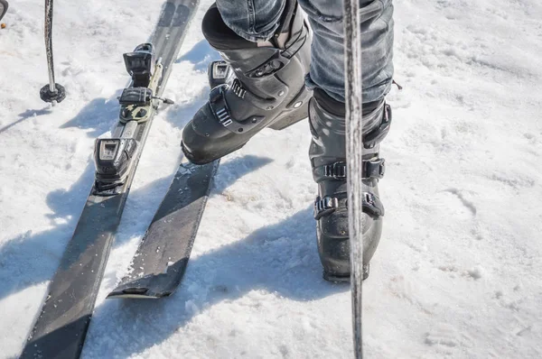 Person Fastening His Ski Shoes Boots Ski — Stock Photo, Image
