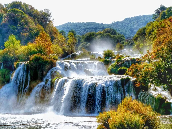 Krka Nemzeti Park, Horvátország. A vízesések látképe — Stock Fotó